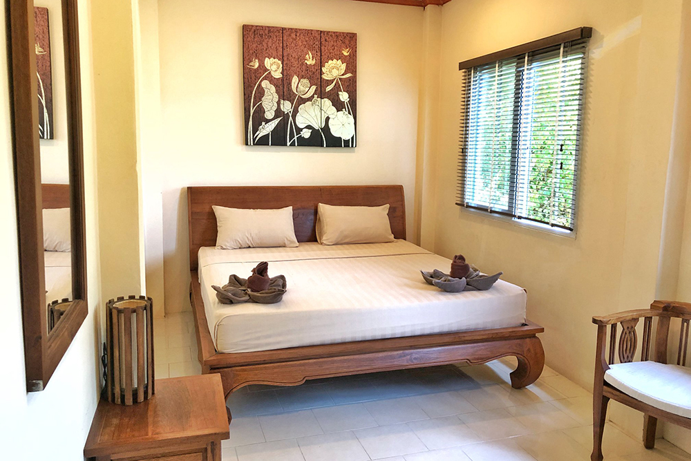 Master Bedroom (3/4)